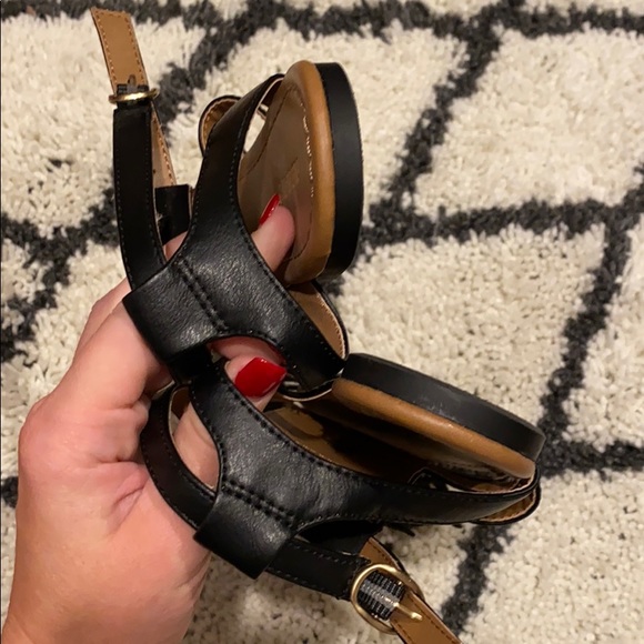 Women’s Size 7 Fringe sandals - Picture 5 of 6